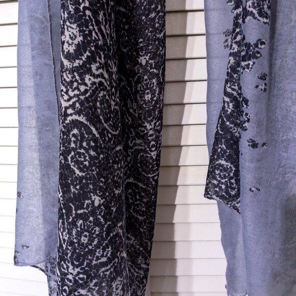 Large Blue Print Scarf Large Blue Print Shawl Blue Scarf Blue Shawl FLAW - Picture 4 of 9